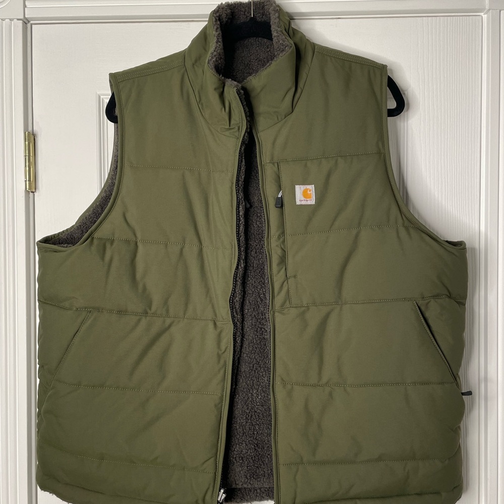 ***NWT***Carhartt Montana Reversible Relaxed Fit Insulated Vest, Women’s